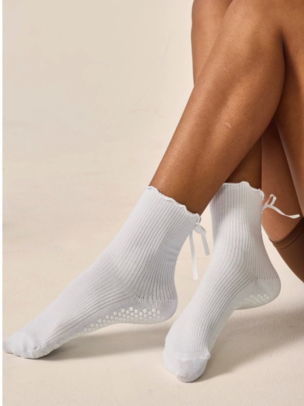 LIKE NEW Lucky Honey Pilates Juliet Grip Socks Bows White O/S